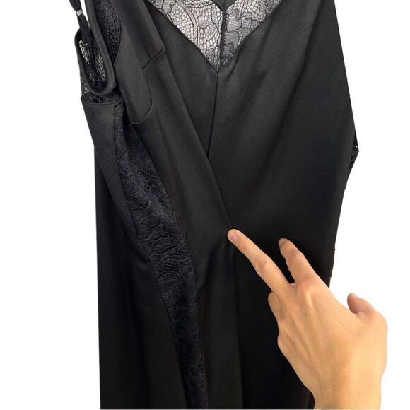 MARCIANO by Guess Black Lace Trim Wide Leg Tuxedo Stripe Cami Jumpsuit Size M - Picture 4 of 8